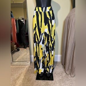 Perfect for tall women! Bold Yellow and Black Abstract Wide-Leg Pants